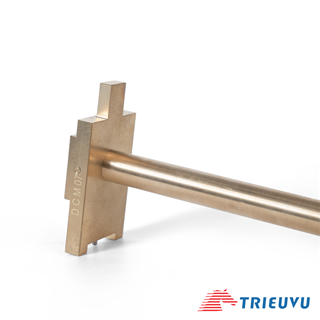 Mở nắp thùng phuy 200 lít (bằng đồng chống nổ)