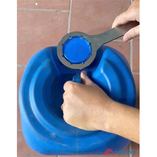 Mở nắp can nhựa 25 30 lít